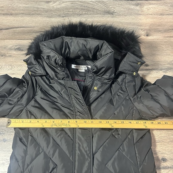 Larry Levine Women's Down-Filled puffer Coat W Faux Fur-Trimmed Hood long Sm-med - Picture 9 of 10